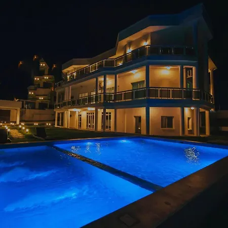 St Beach Villa